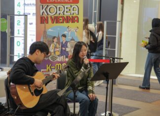 주오스트리아대사관, K-Pop 버스킹과 함께 K-Map 배포 행사 개최